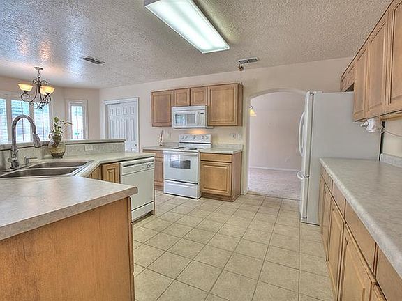 4th image of 7404 Blue Cypress Ave NE