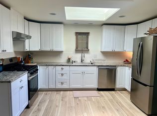 119 N 1st St, Talent, OR 97540
