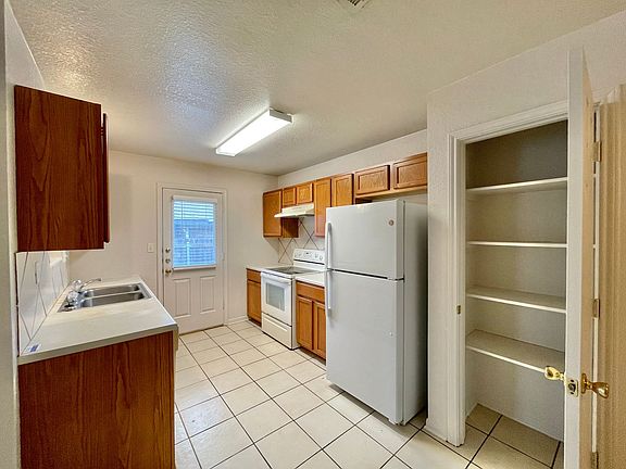 5th image of 4908 John David Dr APT A