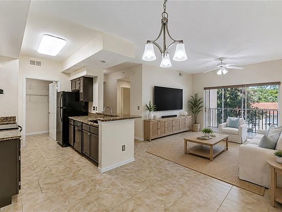 3rd image of 4720 Saint Croix LN #124