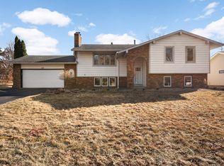 542 Tomlyn Ave, Shoreview, MN 55126