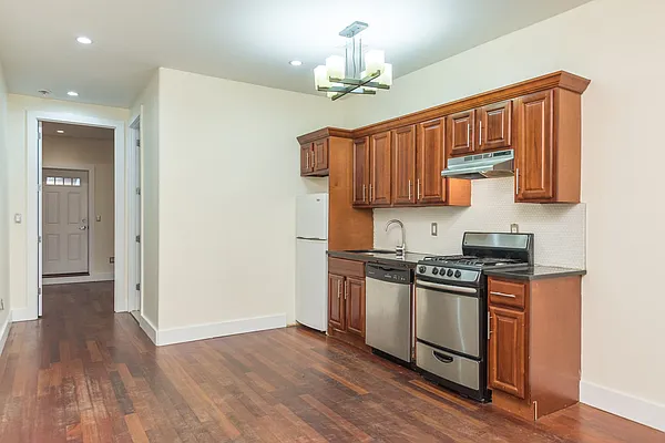 Rented by Nooklyn NYC LLC | media 21