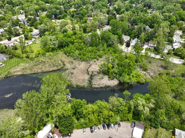 114 River Dr #A, Milford, MI 48381