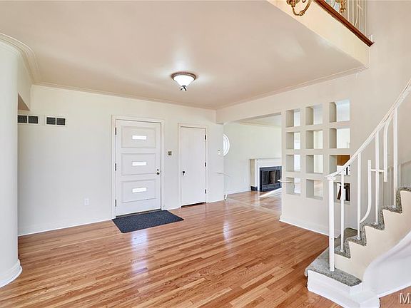 5th image of 84 Bellerive Acres