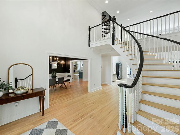 4th image of 8226 Fairview Rd