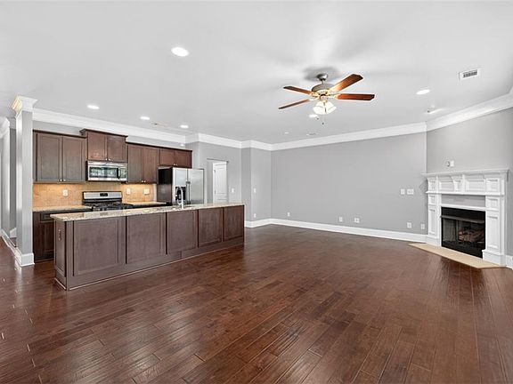 4th image of 2854 Jordan Oaks Ln #8