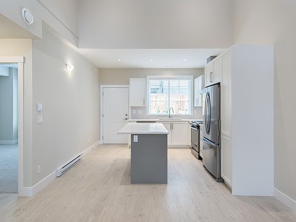 3rd image of 20498 82nd Ave #7