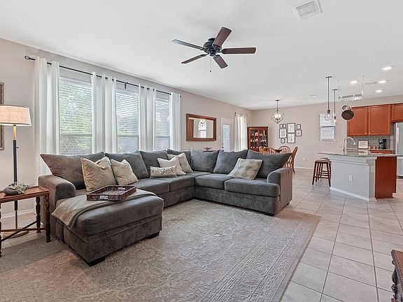 4th image of 476 Sheepshank Dr