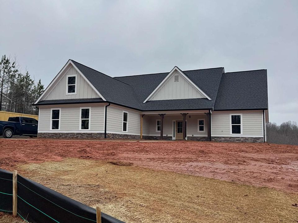 1st image of 647 Fairview Rd