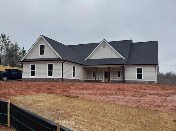 647 Fairview Rd, Pendergrass, GA 30567