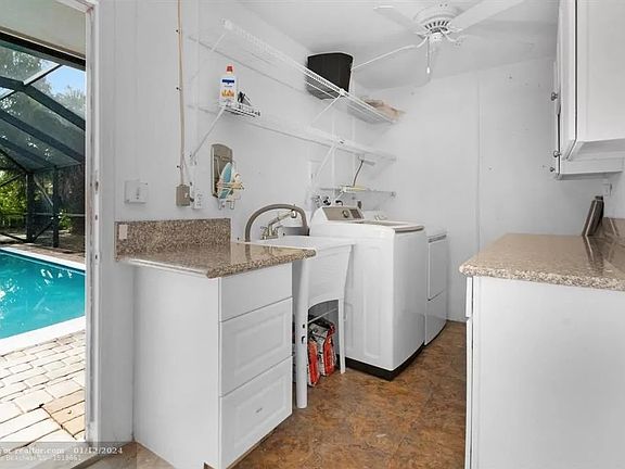 5th image of 1100 SW 13th Pl