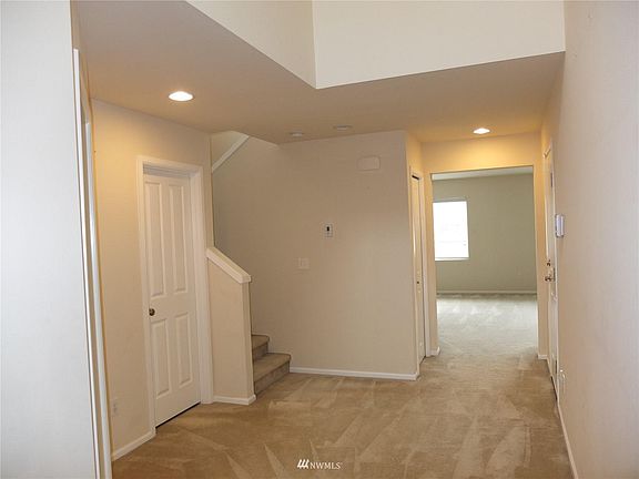 5th image of 6928 Breeze Dr SE
