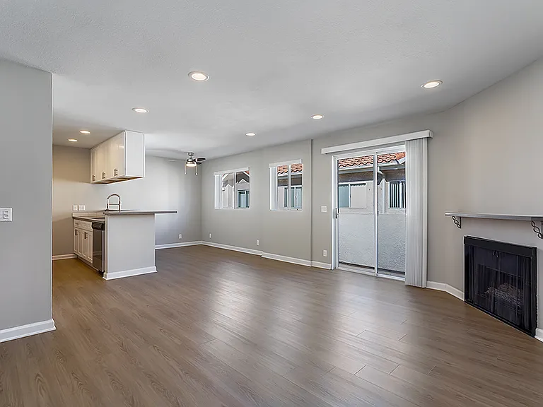 1216 S Corning St — Photo 46