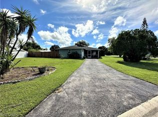 28 Burrstone Ave, Lehigh Acres, FL 33936