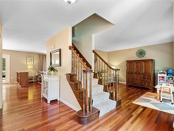 4th image of 5511 Princeton Rd