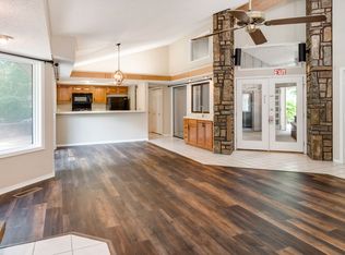 1 Los Lagos Dr #27, Hot Springs Village, AR 71909