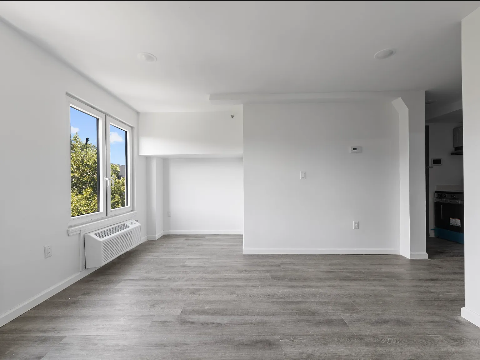 2828 University Avenue — Photo 4