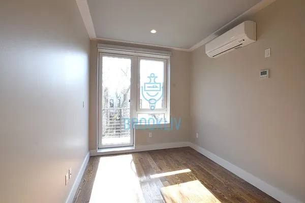 Rented by null | media 74