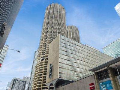 300 N State St APT 4331, Chicago, IL, 60654