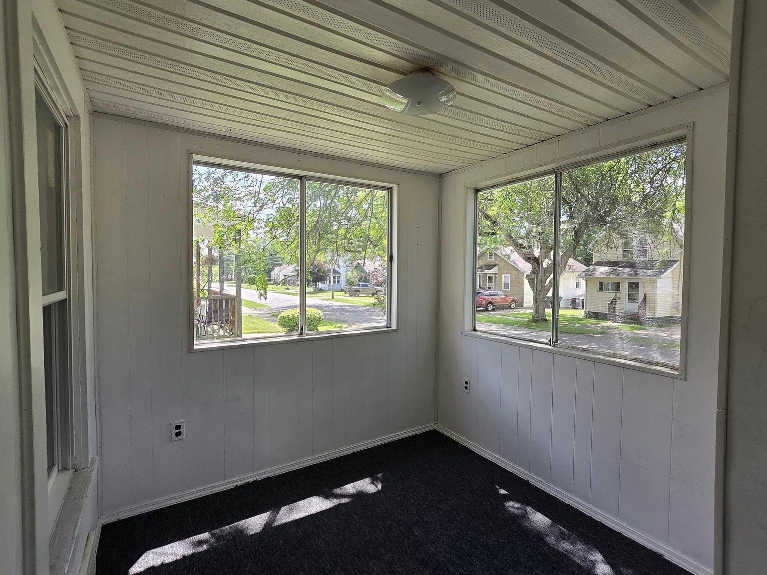 1271 Nestor Ave — Photo 2
