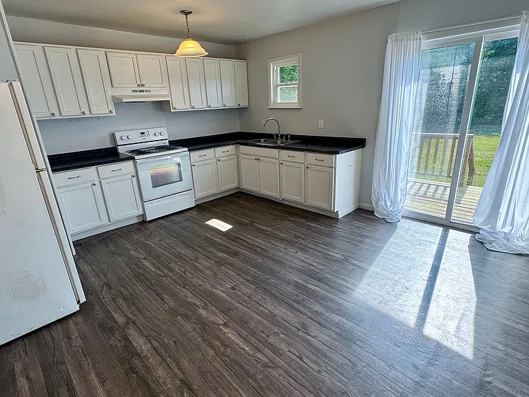 28 Stacks Rd — Photo 3