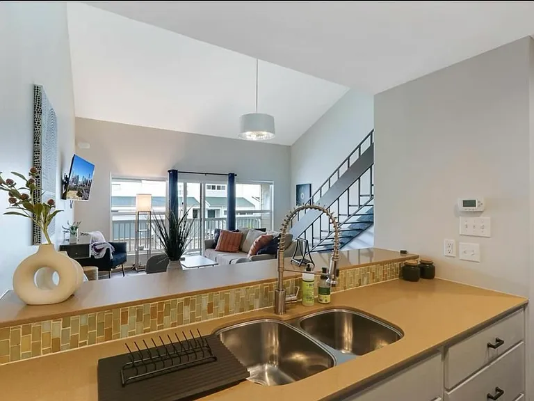 1818 S Lakeshore Blvd #32 — Photo 8