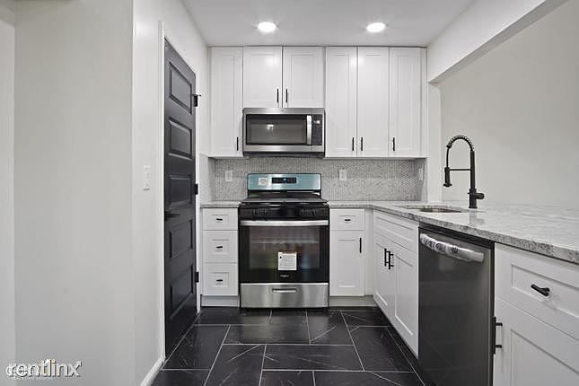 1st image of 5070 Laurel Glen Ct SE