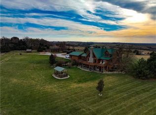 2352 Hazelnut Rd, Hiawatha, KS 66434