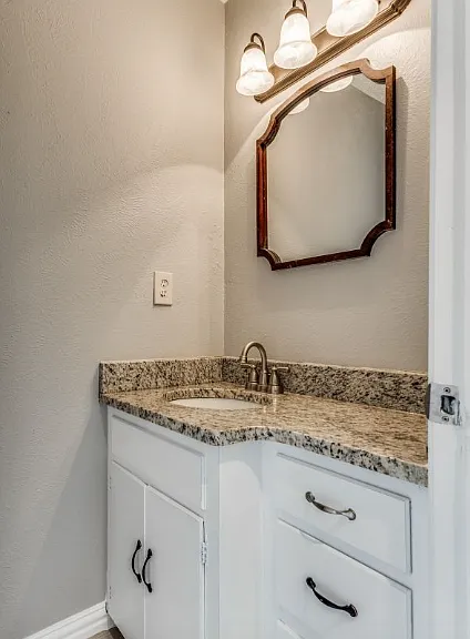 1908 Morningstar Trl — Photo 17