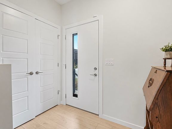 3rd image of 2497 Kelly Cir SW