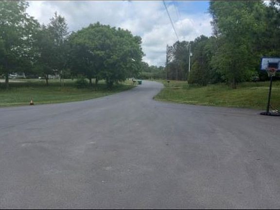 Exterior Neighborhood (street photo)