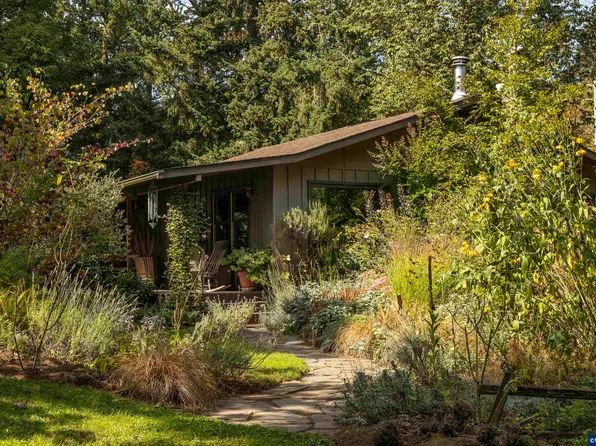 4599 Eagle Crest Rd NW, Salem, OR 97304