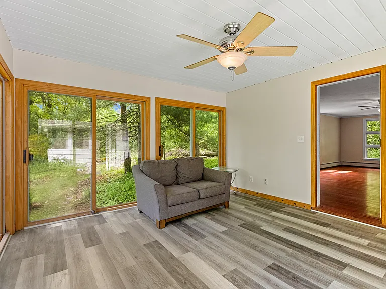 2355 Shepard Ave — Photo 14