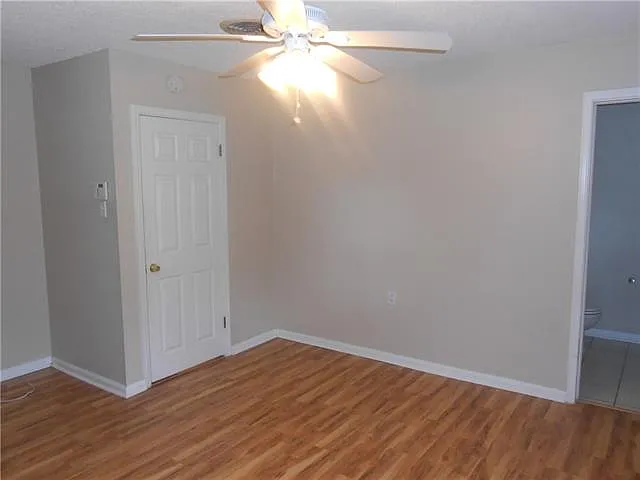 214 W Hickory St — Photo 19