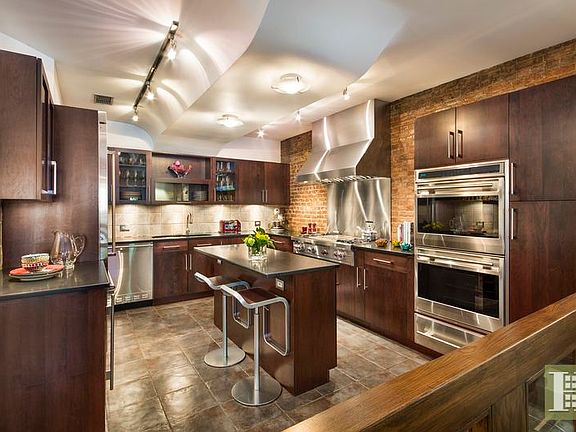 2nd image of 146 W 74th St APT 1