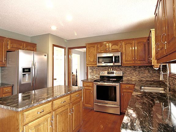 Granite & S/S Appliances
