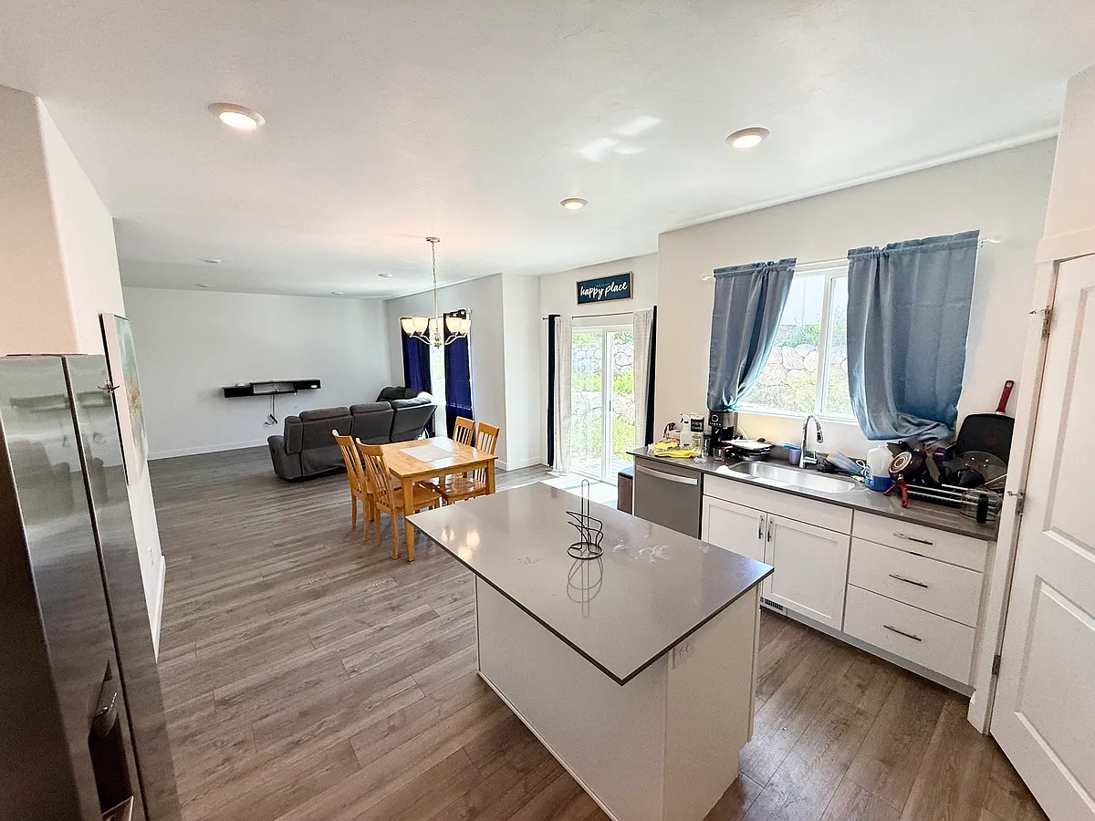 Building Photo - 3819 S Greeley Cir