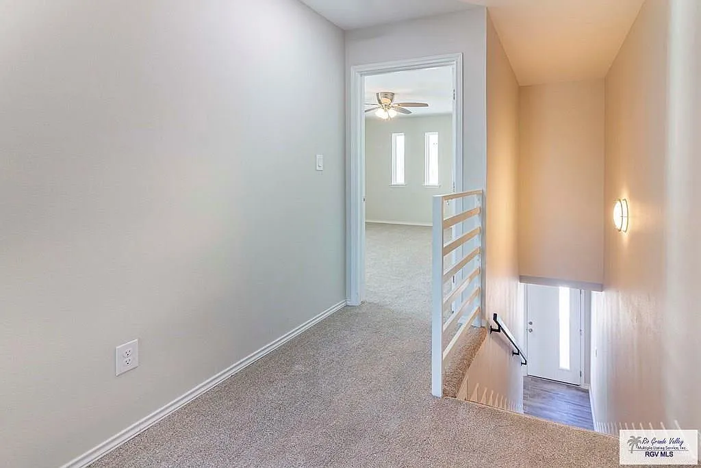 2 bed, 2.5 bath, 2376 sqft, $1,350 — Photo 3
