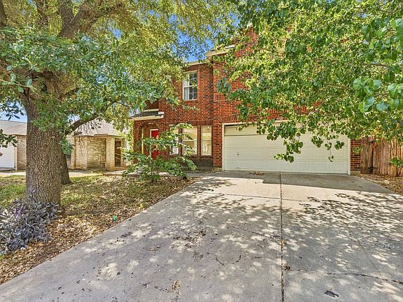 2nd image of 1301 Deerhound Pl