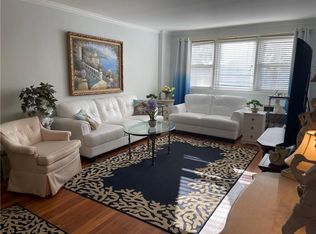 31 Avon Cir APT D, Pt Chester, NY 10573