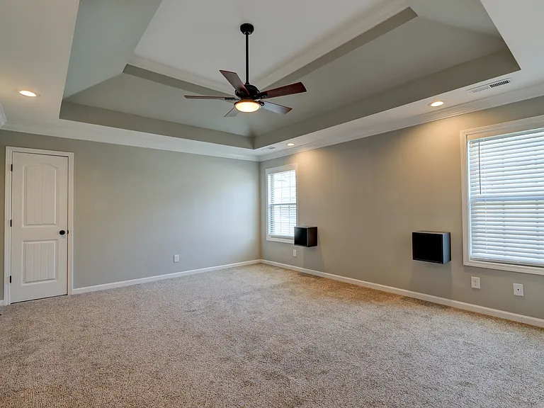 1008 Meadowview Ln — Photo 46