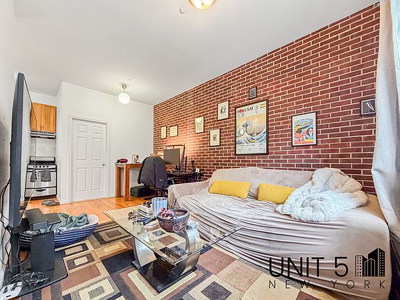3rd image of 17 Judge St APT 2B