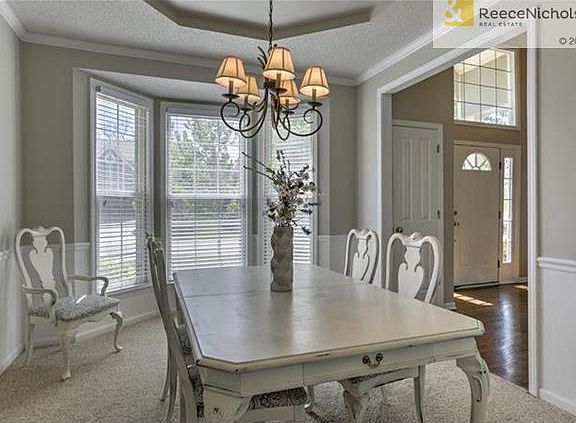 Super Chic Dining Room!