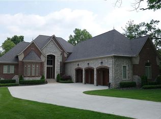 5540 Saint Elizabeth Ct, Clarkston, MI 48348