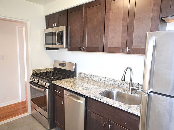 3rd image of 41-41 Denman St #5W