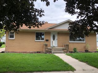 1702 S 23rd St, Manitowoc, WI 54220