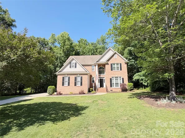 6000 Hunter Ln, Matthews, NC 28104