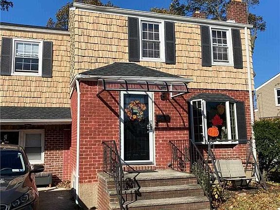 2nd image of 216 Miriam Pkwy #2