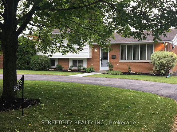 3rd image of 6860 Malden Rd
