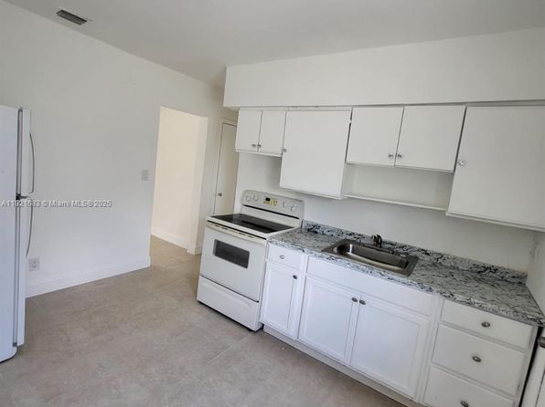 miami-florida-452695494 picture